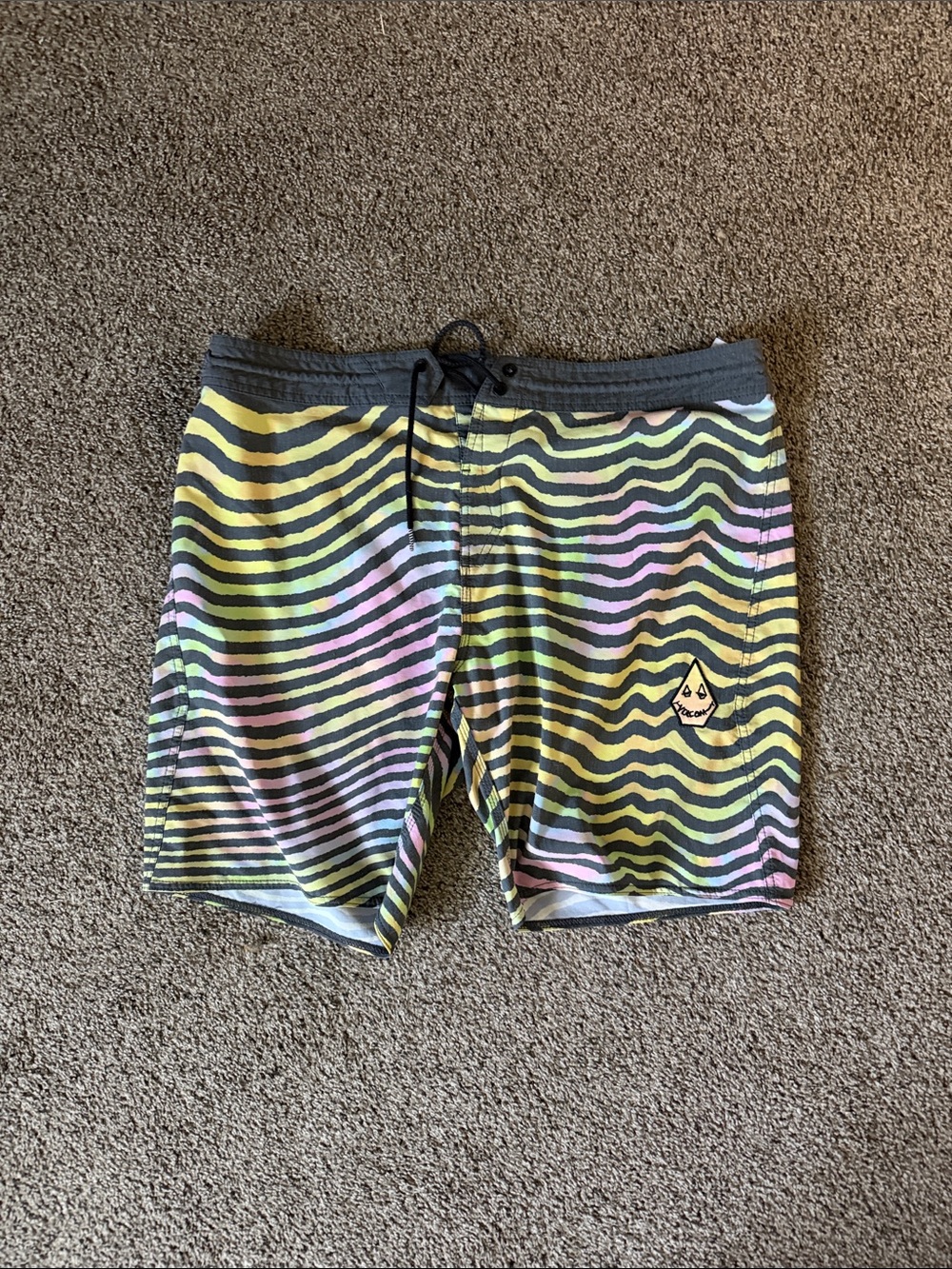Volcom Men's Multicolor Wavy Stripe Swim Trunks - Yellow Pink Green Gray sz 38